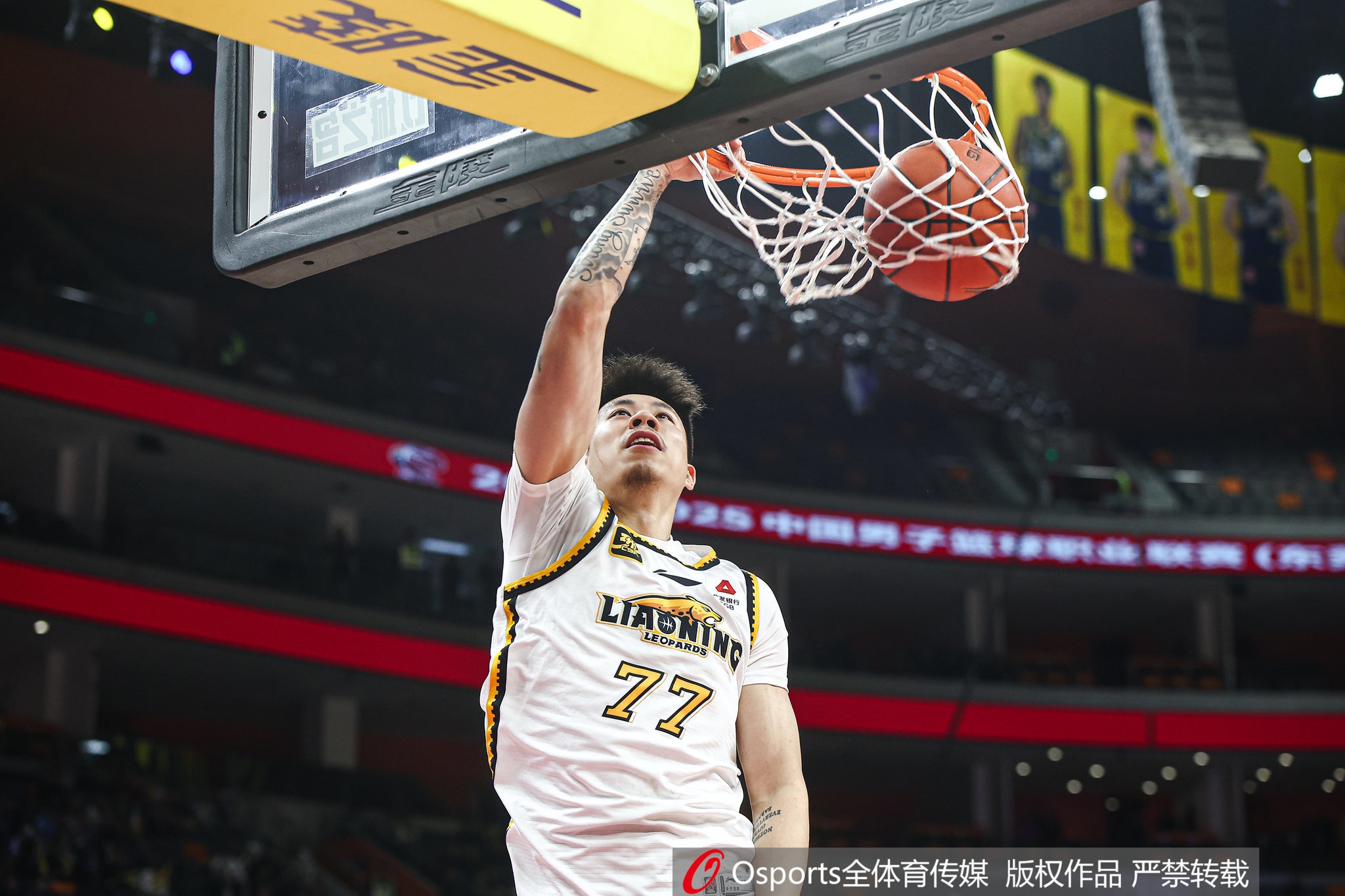 很拼！張鎮麟28投11中&三分14中5砍29分7板4助2斷 5個(gè)前場(chǎng)籃板